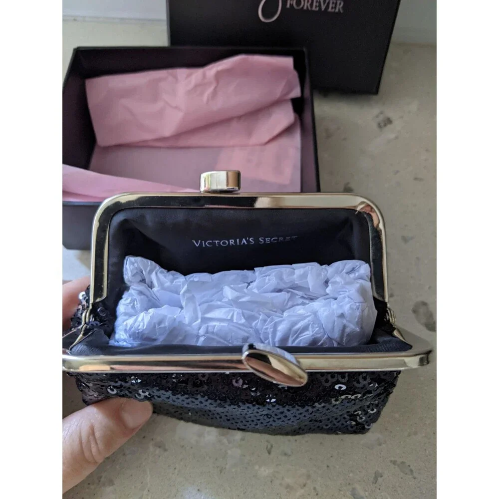 Exclusive Victoria's Secret Change Purse - Picture 3 of 3